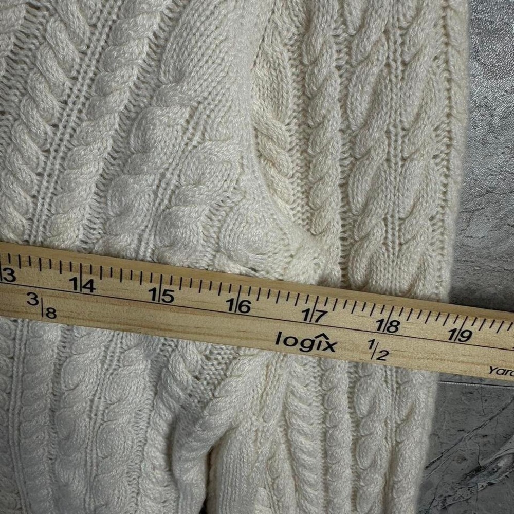 Neiman-Marcus Woman's 100%‎ Cashmere Cable Knit V-neck Pullover Sweater Ivory M - Picture 5 of 8